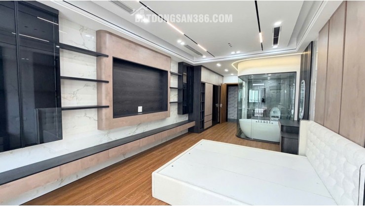 Bán nhà mặt phố Trạm, Long Biên. Dưới 13,2 tỷ. Thang máy 60m2 x 7T. Vỉa hè 3m